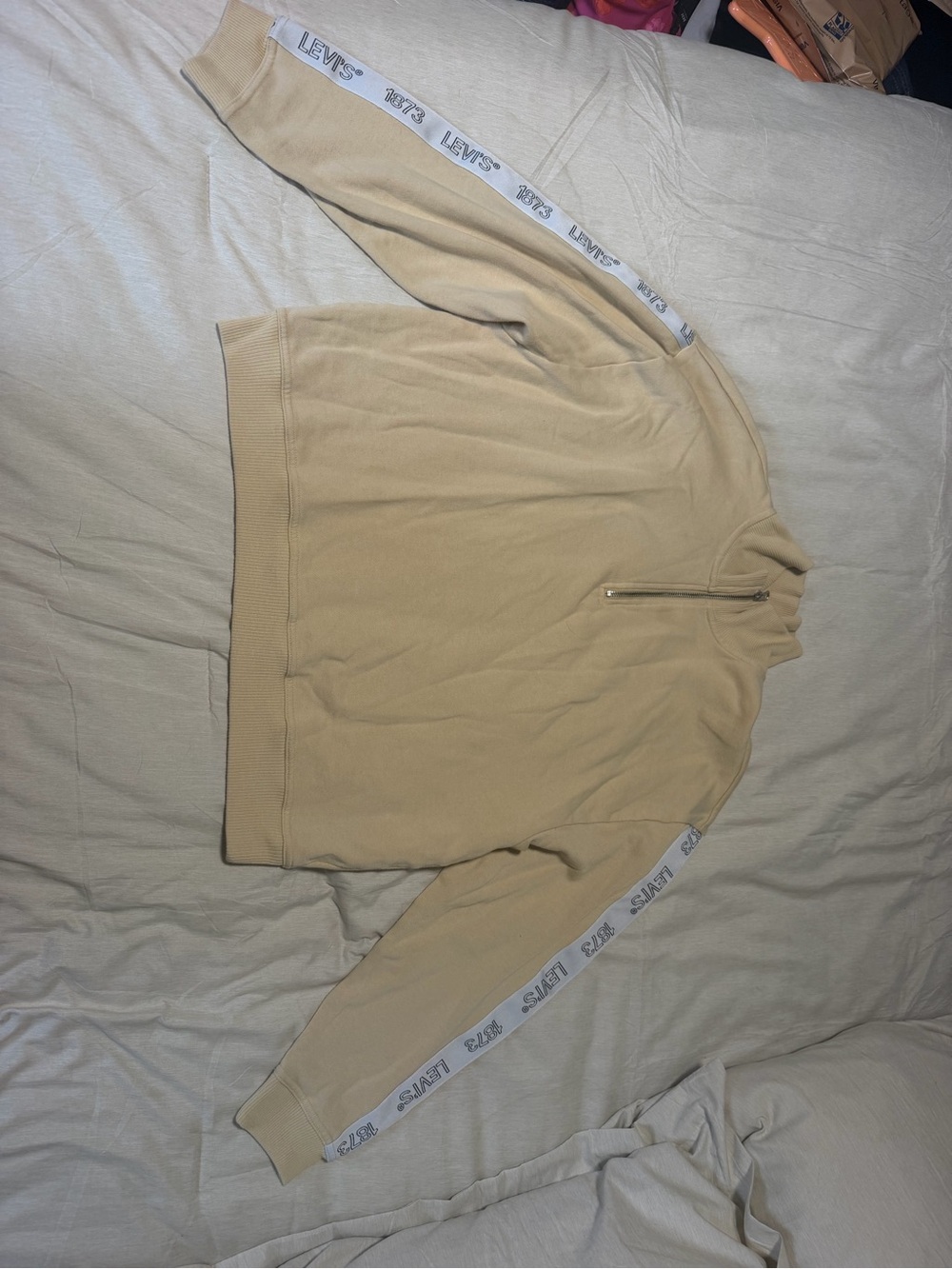 Levi’s Quarter-Zip Sweatshirt Beige Tan Logo Taped Sleeves Size M
